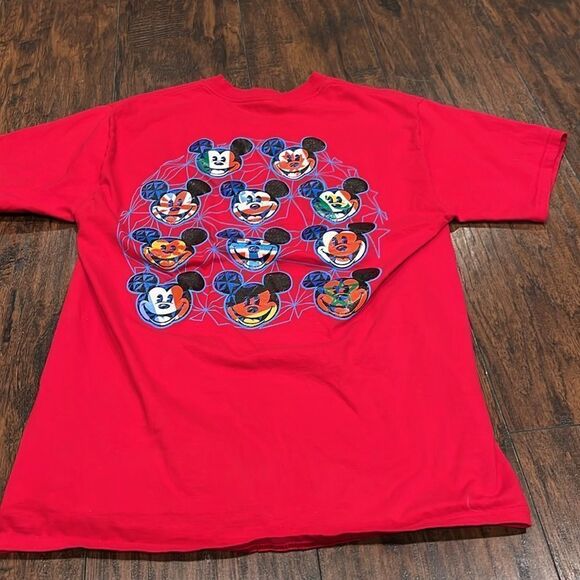 Disney Parks Epcot Flags Around The Showcase Shirt Adult size M in red GUC - Picture 6 of 7